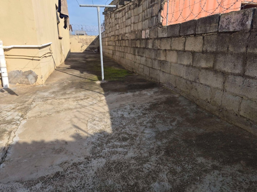 2 Bedroom Property for Sale in Kwazakhele Eastern Cape
